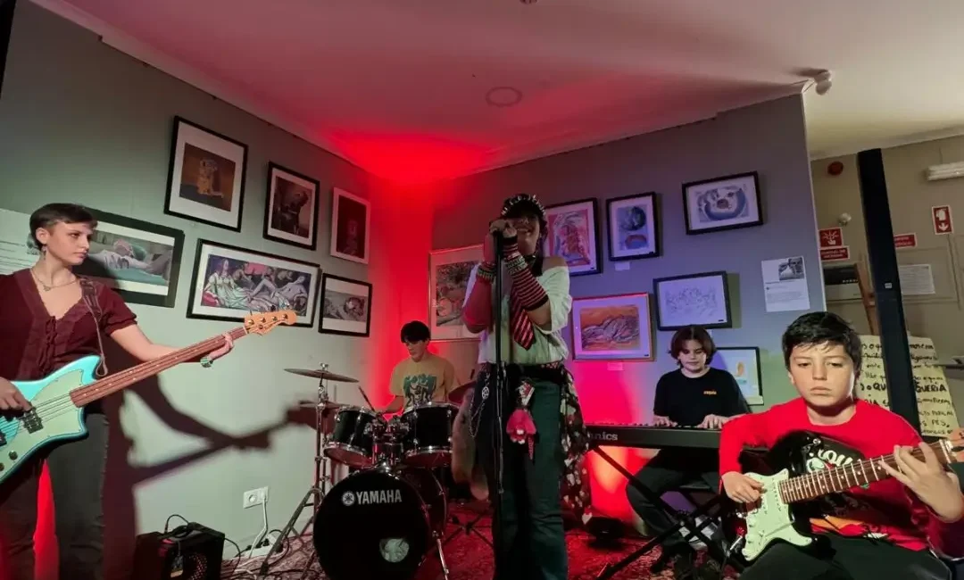 Chicken Nuggets - Combo e Formação Musdical na Ria Inquieta